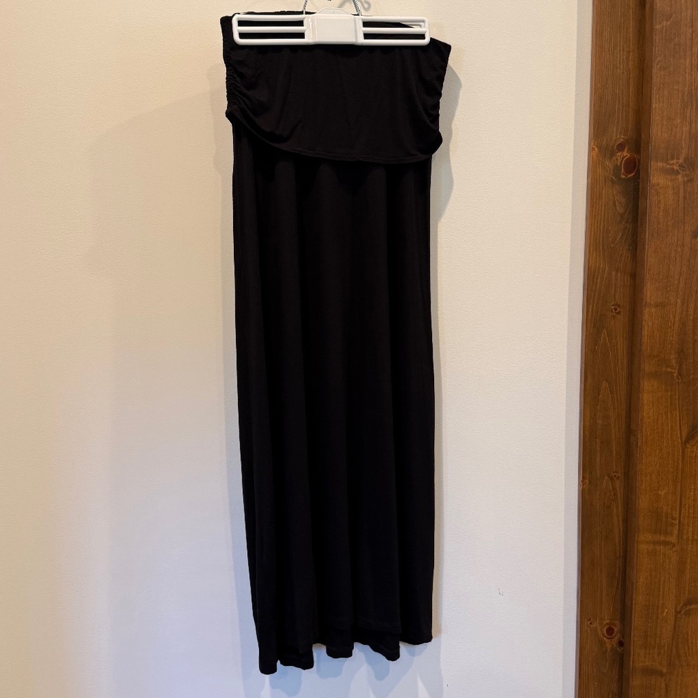 black maxi skirt